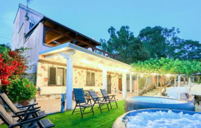 Pet Friendly Home In Bacoli With Jacuzzi
